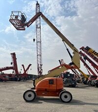 Brand: JLG  
Model: 600AJ  
Year: 2006   
Height: 18.47 m  
Outreach: 11.81 m  
Weight: 10,070 kg 
Width: 2.44 m  
Length: 8.83 m  
Working Load: 230 kg